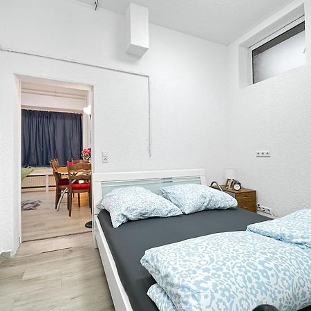 2 Zimmer Apartment Fuer 6 P, 15 Min Zum Flughafen エスリンゲン エクステリア 写真